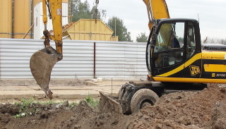 Выкопать яму экскаватором в Ломоносове от 939 руб. - ГОСТСТРОЙ 